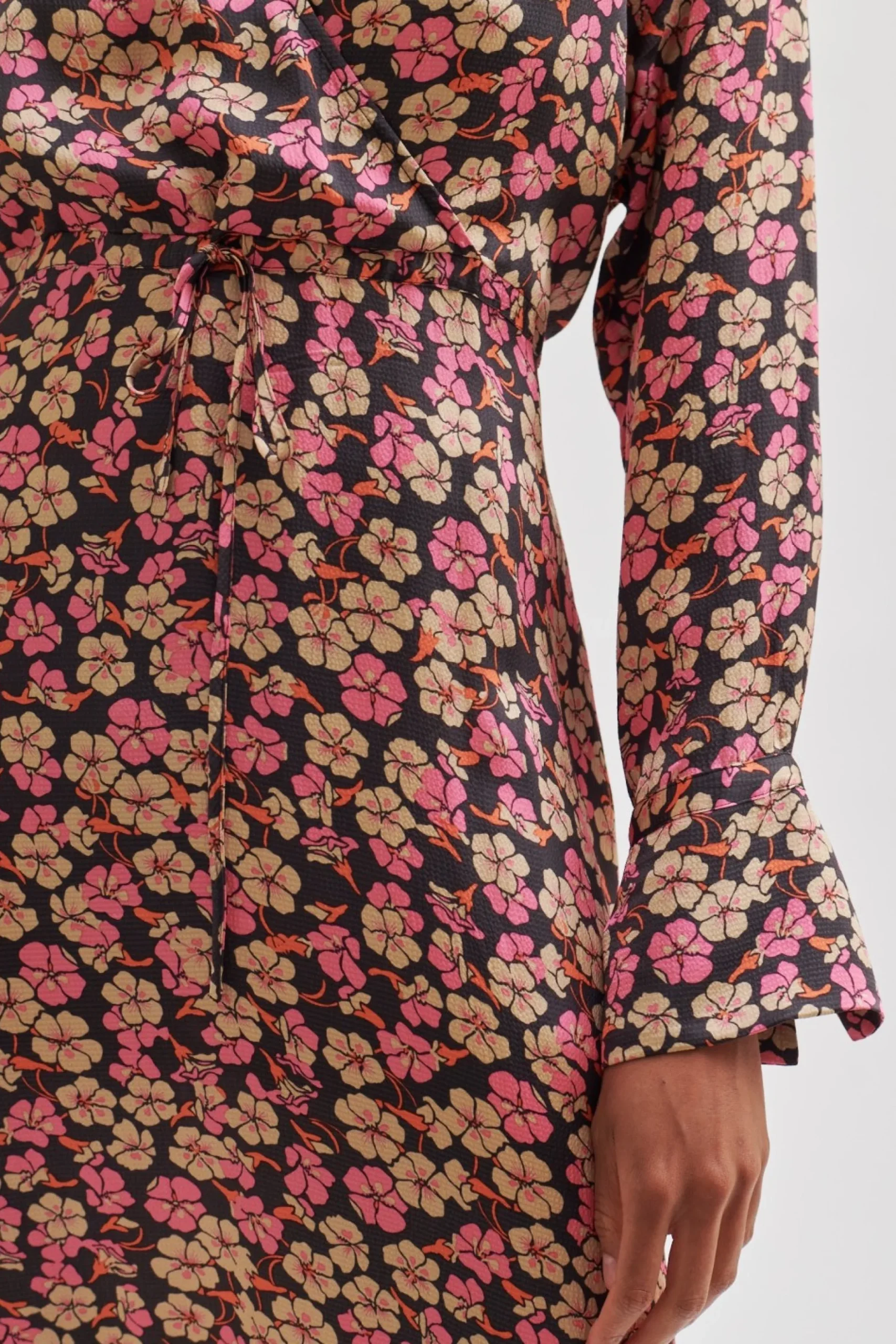 New Victory V-Neck Dress Kvinde Kjoler